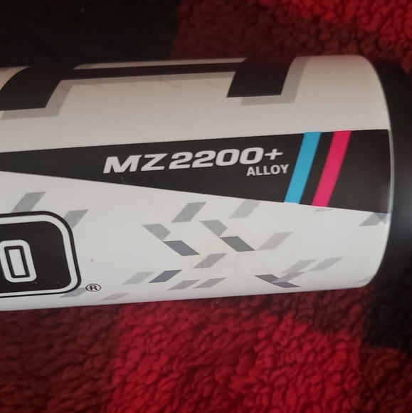 Mizuno Softball Bat - Picture 3 of 10